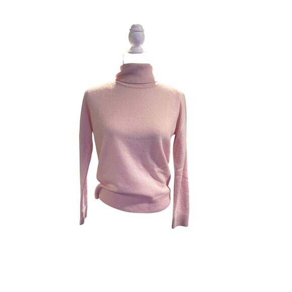 Quince Sweaters - QUINCE Mongolian 100% Cashmere Pink Turtleneck Sweater in Size Small